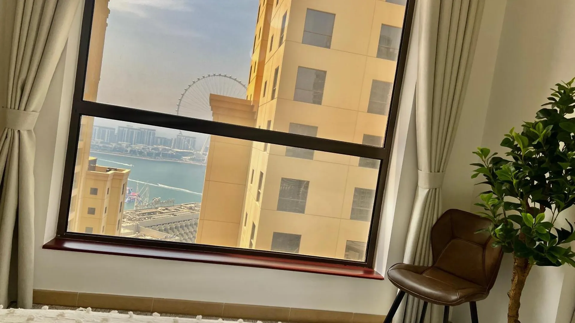 High Floor 1Br Apartment With Breathtaking Sea Views Of Ain ドバイ